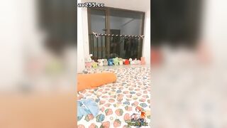 em nữ sinh lồn non mặc đồ cosplay thủ dâm