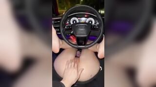NGHỊCH LỒN EM HỌ TRÊN Ô TÔ