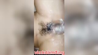 (vkckdâmđảng)thủ dâm cho vợ yêu sướng bắn nước tung tóe