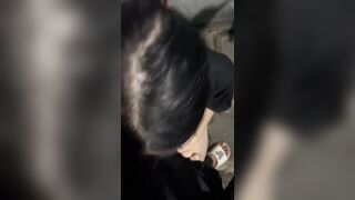 Ra đầu ngõ gạ em rau bú mút con cặc dâm đãng kích thích