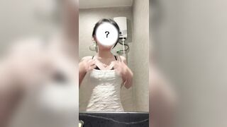 bé loli cực nuột nà thay quần áo cũng quy gửi anh xem