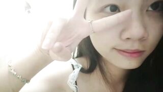 Em gái 2k10 cosplay hầu gái gửi người yêu thì bị lộ