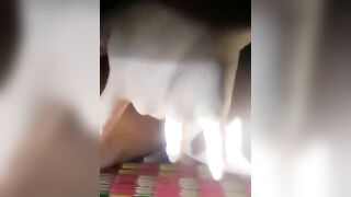 Bé *** tập tành thủ dâm