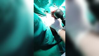 Bác sĩ vắt sữa 1