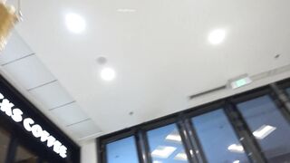 Quay lén dưới váy của các em cosplay 1
