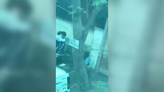 Học sinh Hà Nội làm tình public chịch nhau ngoài trời ngoài công viên của khu trung c