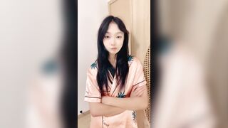 Động thác loạn các em teen loli mới lớn tụ tập livetream đụ tập thể với mấy a lớn p9