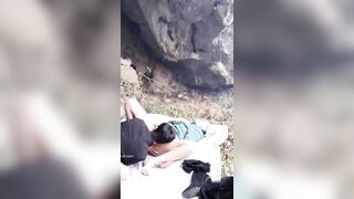 Dụ dỗ em gái lên núi chơi rồi mấy thằng mất dạy thay phiên nhau chịch em nó tung lồn