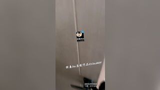 Dưới quê lâu ngày lên thăm chị họ đc chị cho đụ trần lồn mình bắn tinh lên đầy mặt