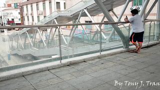 2 em teen dâm show lồn public ngay trên đường trc mặt người lạ