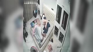 Hack cam phát hiện gia đình Việt Nam kì lạ chị gái và e gái đều ngủ nude k mặc đồ