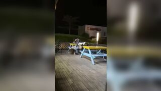 Cặp sinh viên địt nhau ở ghế công viên bị quay lén dâm đãng
