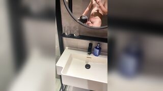 tắm cùng thì có tắm đâu bú cu địt nhau là chính