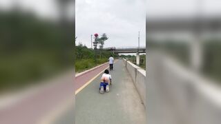 Huấn luyện con đĩ không biết nhục
