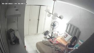 Hack cam cô gái bé nhỏ 16 tuổi nếu ở trong phòng thì không bao giờ mặt quần
