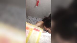 Quay lén bà chị đi tắm xém bị phát hiện
