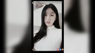 Bé 2ka10 lộ clip thủ dâm