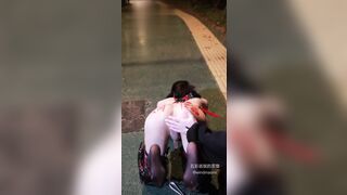 Traning salve ladyboy nơi công cộng