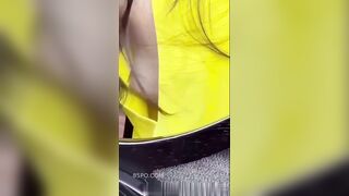Quay lén gái xinh đi ăn không bận áo vú cực ngon