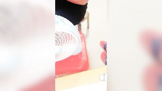 Chị họ đg chơi game mà th e vào lột sạch đồ chị ra móc chị đành bất lực nằm im chomóc