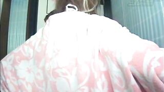 Bí mật! Clip quay lén các thiếu nữ xinh đẹp đi tắm trg nhà tắm công cộng bãi biển 4