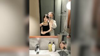 Trâu già thích gặm cỏ non, trẻ con lại đòi chơi đồ cổ