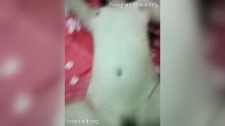 Chuốc say e bạn thân ngây thơ lột sạch đồ địt trần cái lồn khít của em