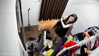 Hack cam quay lén trong tiệm photobooth toàn các e teen xinh đẹp p5