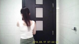 đặt cam quay lén nhà tắm trong nhà nghỉ - phần 1
