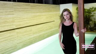 Chịch bên hồ bơi với gái xinh cực nứng