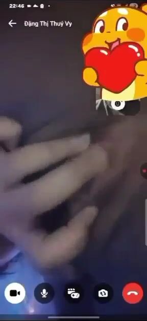 Gái call lol cho người yêu xem
