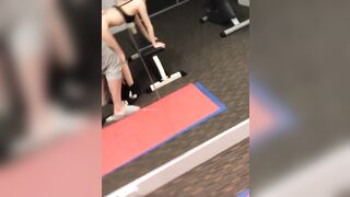 Chơi em ngay tại phòng gym