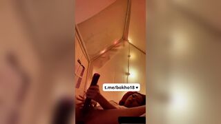 Bé người mỹ gốc việt bên đó thoáng em móc thoải mái cứ móc là bắn nước quá trời