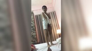 đưa bé ghệ mới lớn đi nhà nghỉ em nó tinh nghịch quá - phần 1
