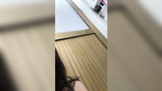 Tố Uyên k8 móc lén trong tolet