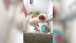 Quay lén con em họ đi tắm Vú Lồn cực gây nứng