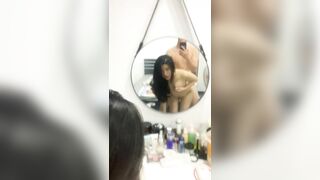 Clip Sex Địt em người yêu trước gương rồi móc em tóe nước 2