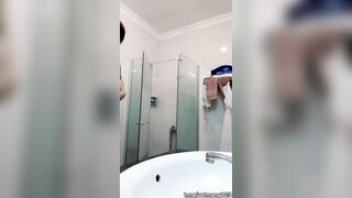 đặt cam quay lén trong nhà tắm nhà nghỉ con bé nhìn nũng nịu