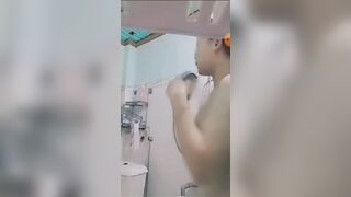 Vợ iu đi tắm là phải gọi check map vợ một cái để coi cái dú lồn vợ mập hay ốm