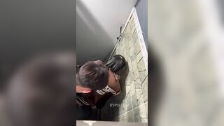 Học sinh địt nhau trong nhà vệ sinh quán cà phê bị quay lại