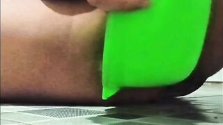 thèm đụ nên lấy ca nước đút đít