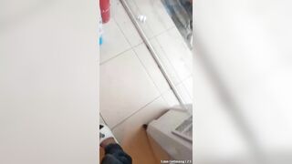 seri quay lén dưới váy nhân viên TGDĐ toàn các em xinh tươi - phần 1