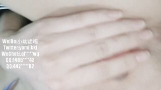 em gái loli thủ dâm cực nứng với chiết âm đạo hồng hào