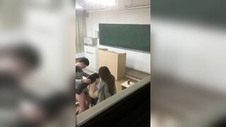 Quay Lén Cô Giáo Và Học Sinh Làm Tình Cùng Nhau Trong Phòng Học