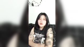 bé SV xăm trổ dâm đãng show hàng khủng cho ny thẩm