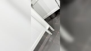 quay lén nhà vệ sinh mấy em sinh viên đi đái nhìn ngon vcl - phần 2