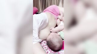 mẹ bỉm 1 con cho con bú nhìn ngon quá anh em ơi - phần 1