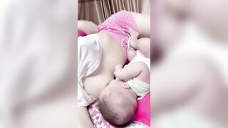 mẹ bỉm 1 con cho con bú nhìn ngon quá anh em ơi - phần 1