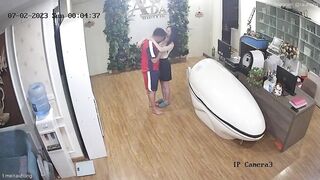 Hack cam phát hiện a trai cùng e dâu lén lút hôn nhau vụng trộm trong phòng