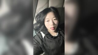 Em học sinh vú mới nhú tập tành livestream thủ dâm🙄🥴